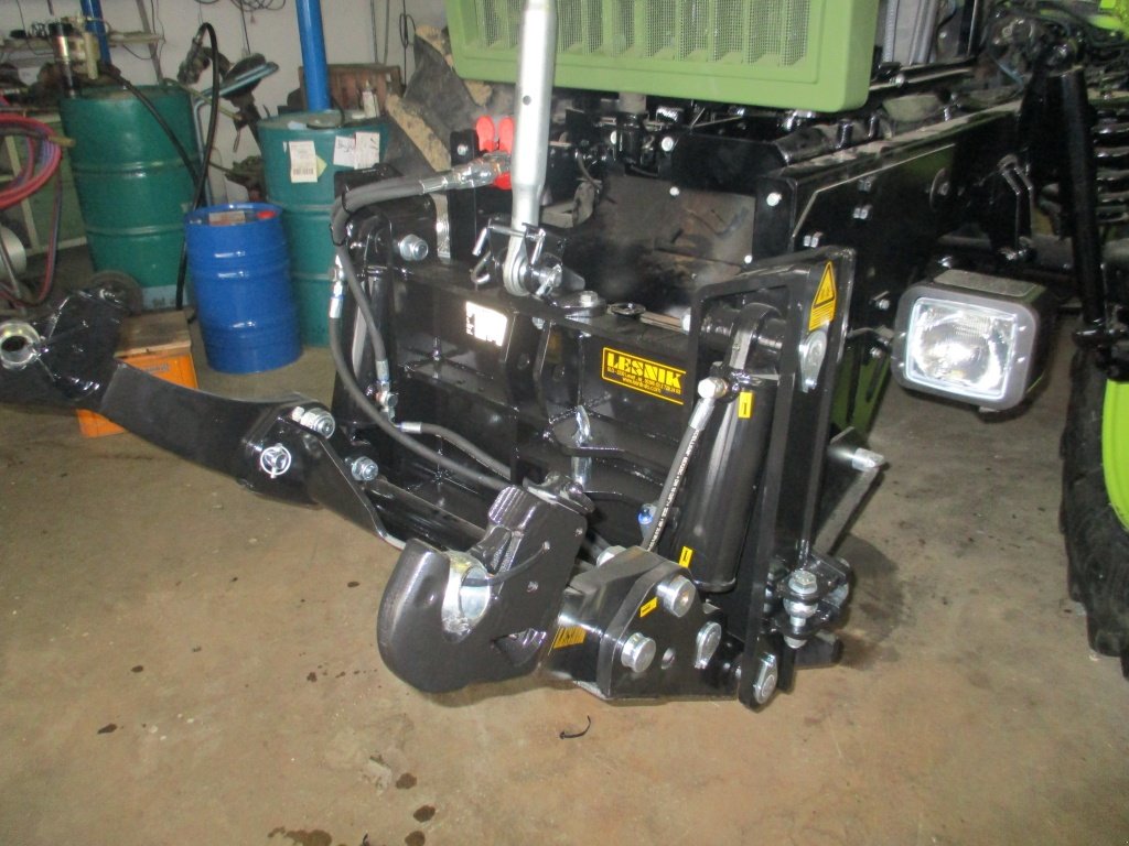 Traktor of the type Mercedes-Benz Fronthydraulik 2 Zyl. für MB trac und Unimog, Neumaschine in Haselbach (Picture 16)