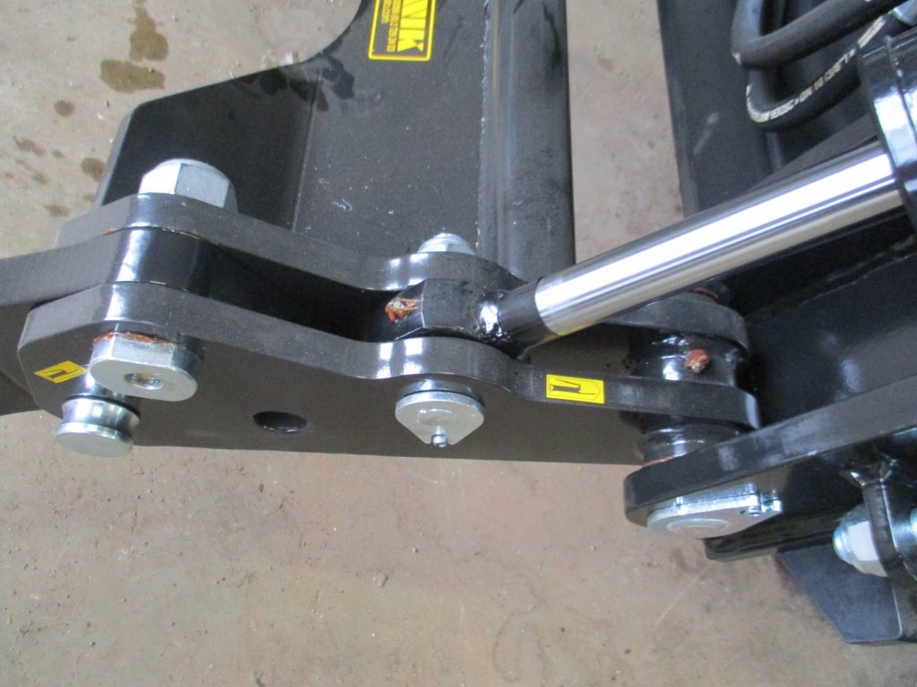 Traktor of the type Mercedes-Benz Fronthydraulik 2 Zyl. für MB trac und Unimog, Neumaschine in Haselbach (Picture 10)