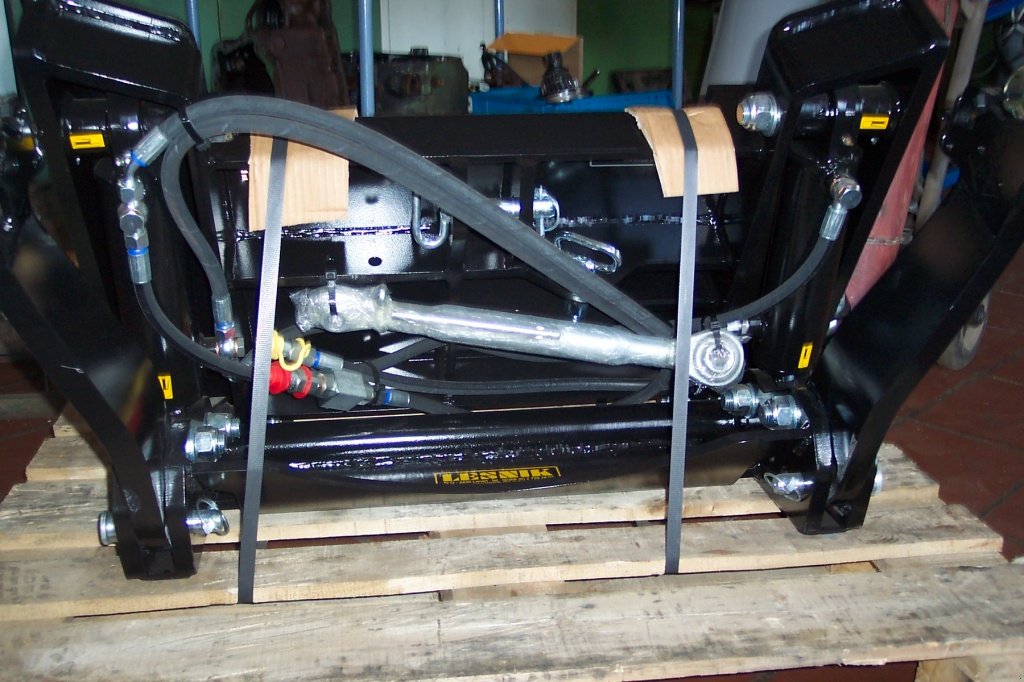 Traktor of the type Mercedes-Benz Fronthydraulik 2 Zyl. für MB trac und Unimog, Neumaschine in Haselbach (Picture 7)