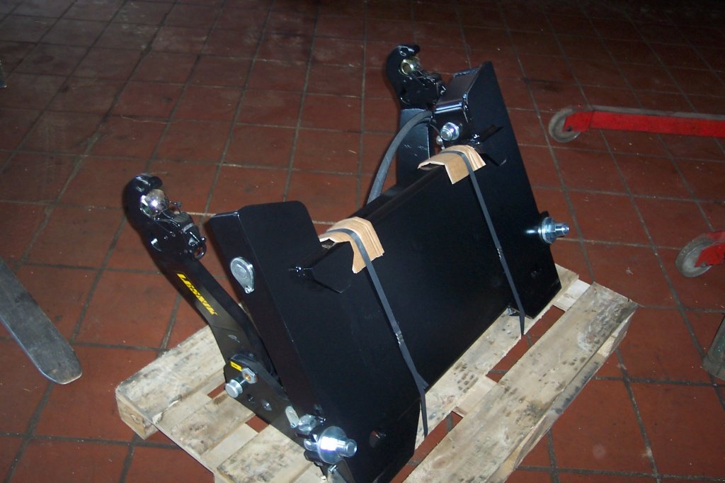 Traktor of the type Mercedes-Benz Fronthydraulik 2 Zyl. für MB trac und Unimog, Neumaschine in Haselbach (Picture 5)