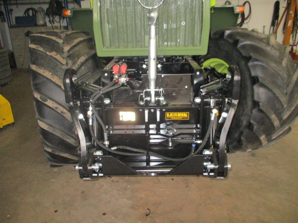 Traktor of the type Mercedes-Benz Fronthydraulik 2 Zyl. für MB trac und Unimog, Neumaschine in Haselbach (Picture 11)