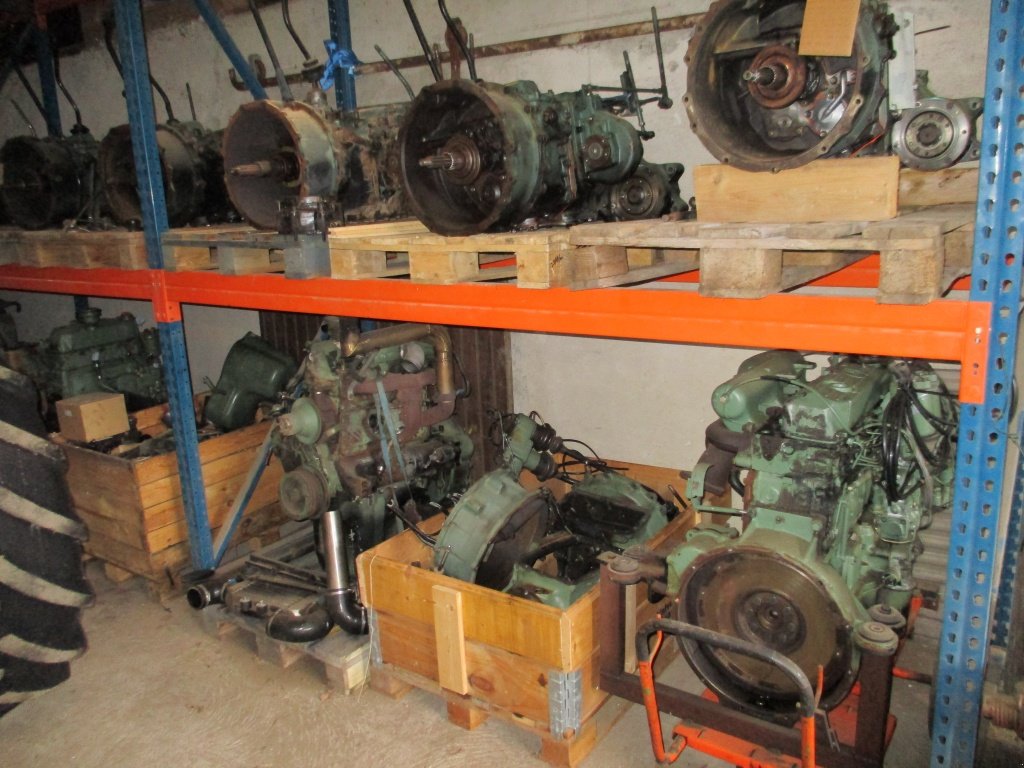 Traktor типа Mercedes-Benz Großauswahl am MB Trac u. Unimog Ersatzteilen, Gebrauchtmaschine в Haselbach (Фотография 9)