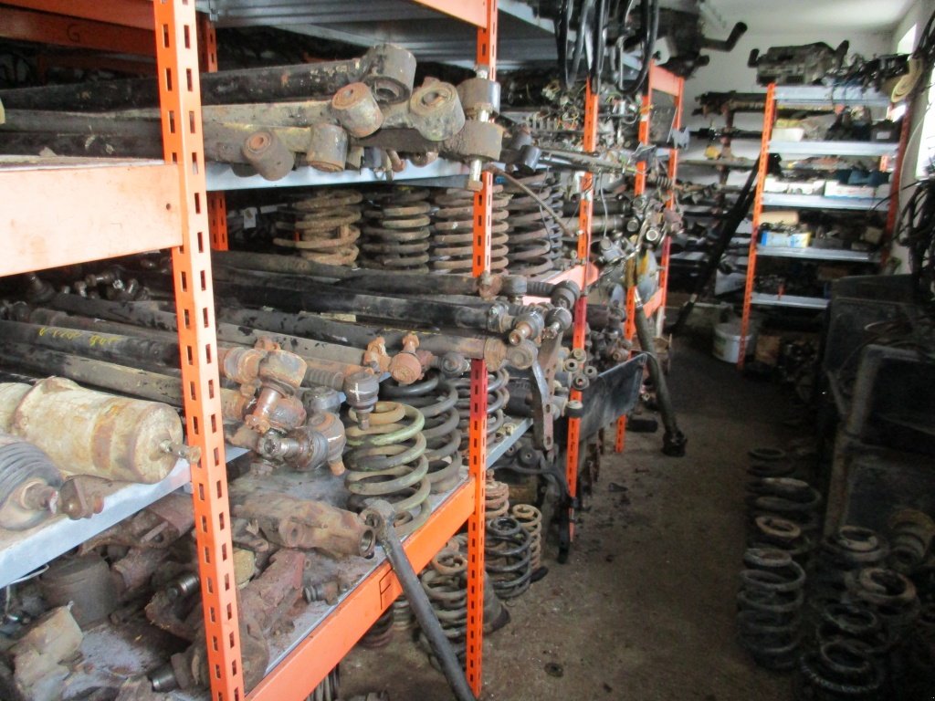 Traktor типа Mercedes-Benz Großauswahl am MB Trac u. Unimog Ersatzteilen, Gebrauchtmaschine в Haselbach (Фотография 16)