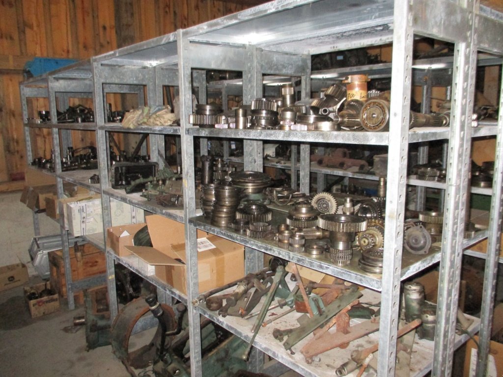 Traktor типа Mercedes-Benz Großauswahl am MB Trac u. Unimog Ersatzteilen, Gebrauchtmaschine в Haselbach (Фотография 4)