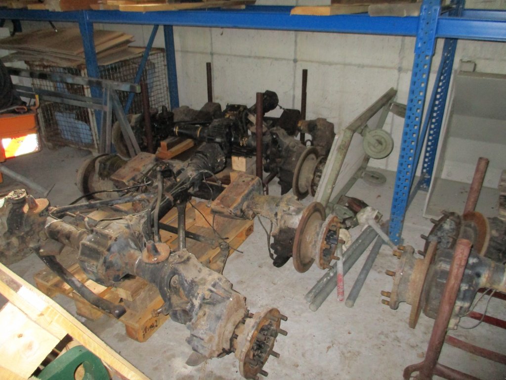 Traktor типа Mercedes-Benz Großauswahl am MB Trac u. Unimog Ersatzteilen, Gebrauchtmaschine в Haselbach (Фотография 18)