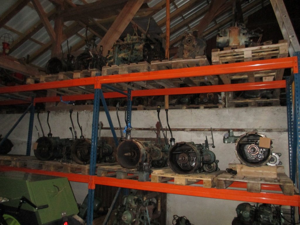 Traktor типа Mercedes-Benz Großauswahl am MB Trac u. Unimog Ersatzteilen, Gebrauchtmaschine в Haselbach (Фотография 8)