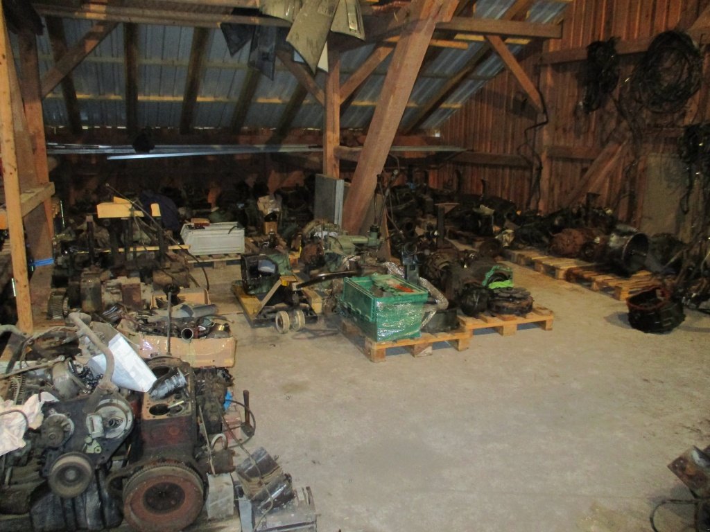 Traktor типа Mercedes-Benz Großauswahl am MB Trac u. Unimog Ersatzteilen, Gebrauchtmaschine в Haselbach (Фотография 10)