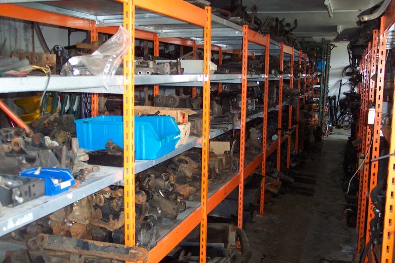 Unimog typu Mercedes-Benz Großes Ersatzteillager an gebrauchten Unimog und MB Track Teilen, Gebrauchtmaschine v Haselbach (Obrázek 2)