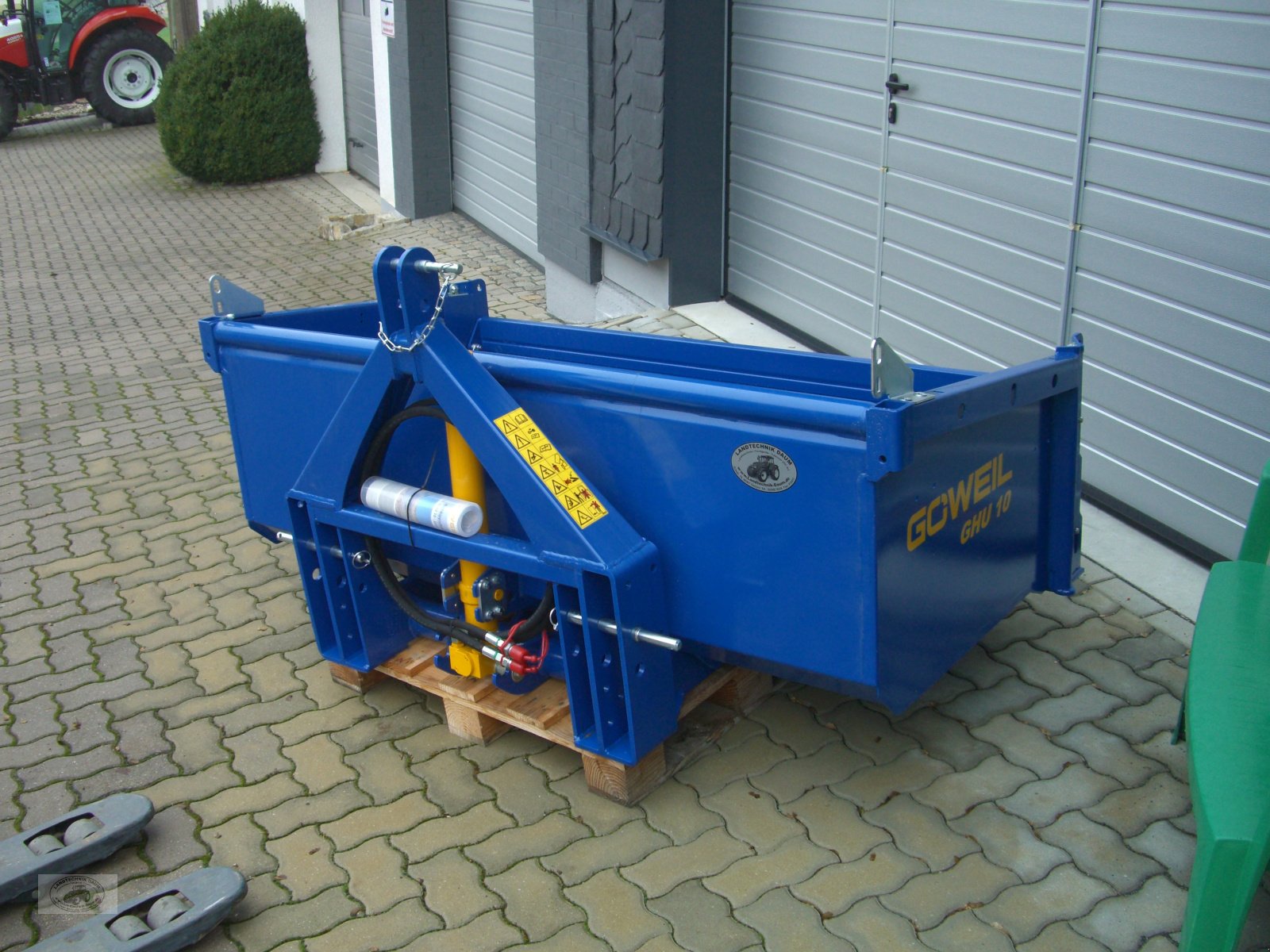Heckcontainer des Typs Göweil "GHU10-2000" 2,12m Breit, DW, Blau, Hochkippschaufel *NEU*, Neumaschine in Tschirn (Bild 2)