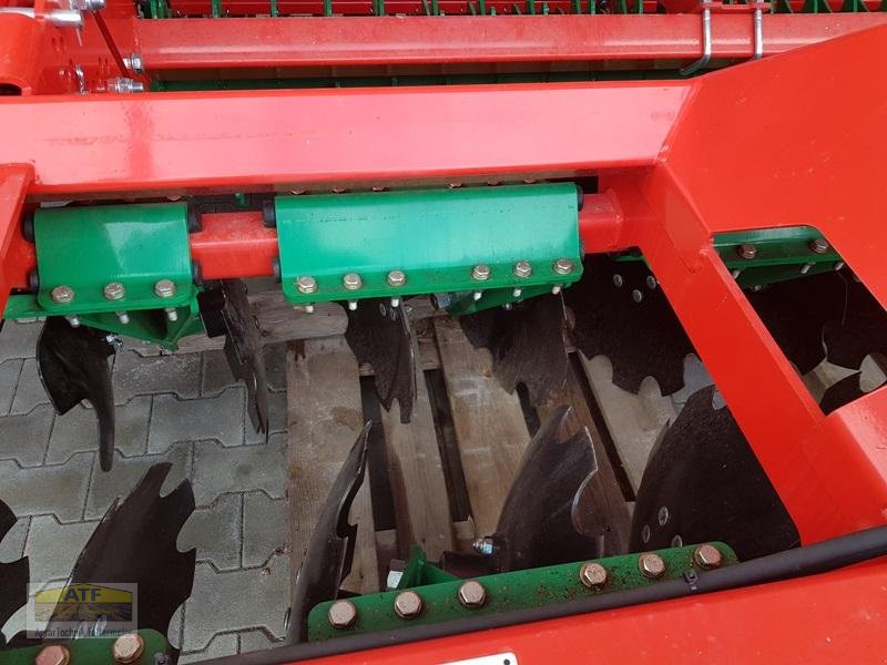 Drillmaschinenkombination of the type Agro-Masz SN300 + Anbauaggregat ANT30, Neumaschine in Teublitz (Picture 17)