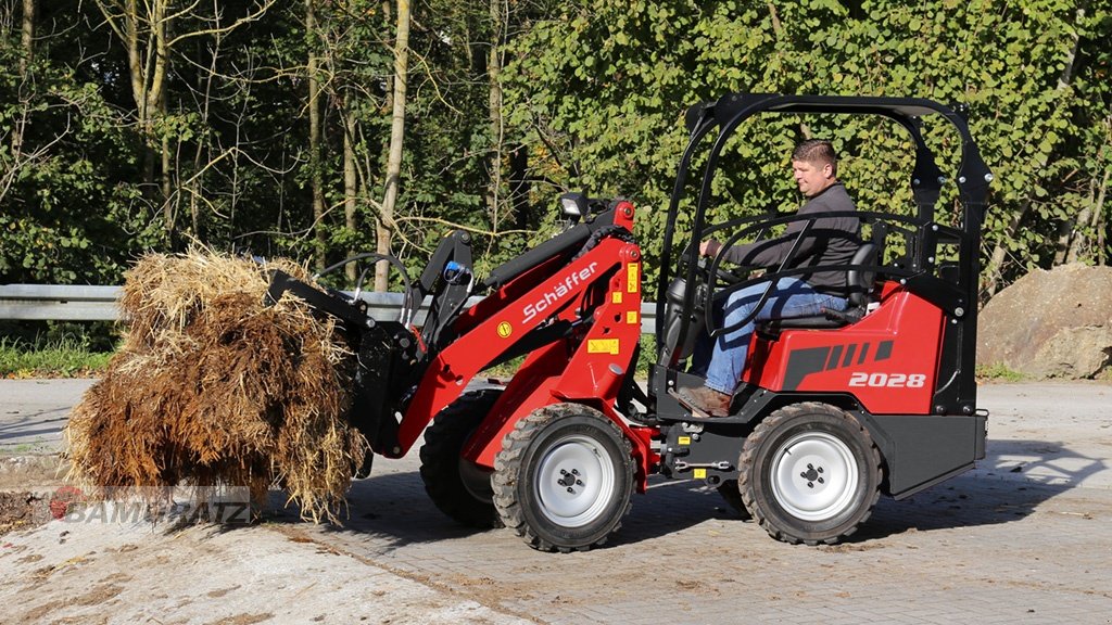 Kompaktlader of the type Schäffer Hoflader, Neumaschine in Eberfing (Picture 1)
