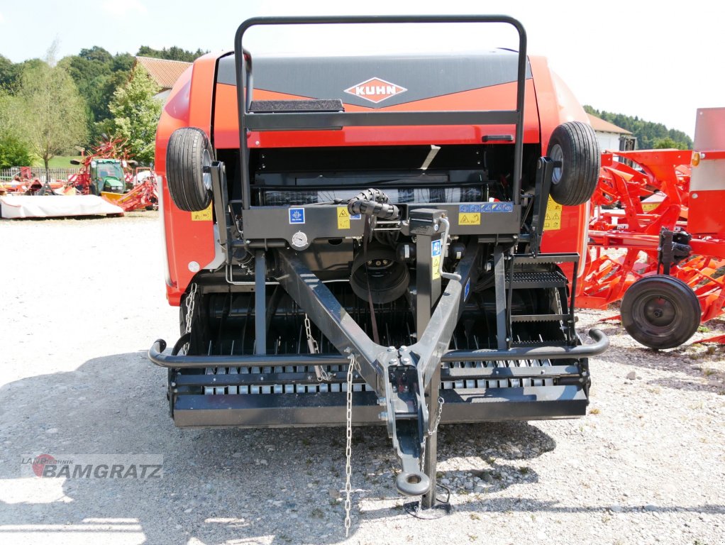 Rundballenpresse of the type Kuhn FB 3130, Neumaschine in Eberfing (Picture 2)