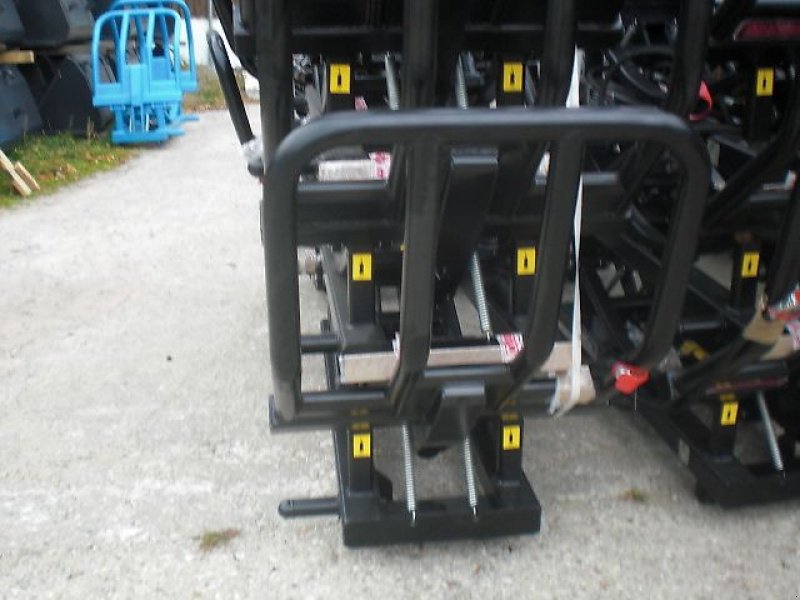 Ballengabel of the type H-L-M H L M  Ballenzange--stabile Ausführung, Neumaschine in Neureichenau (Picture 16)