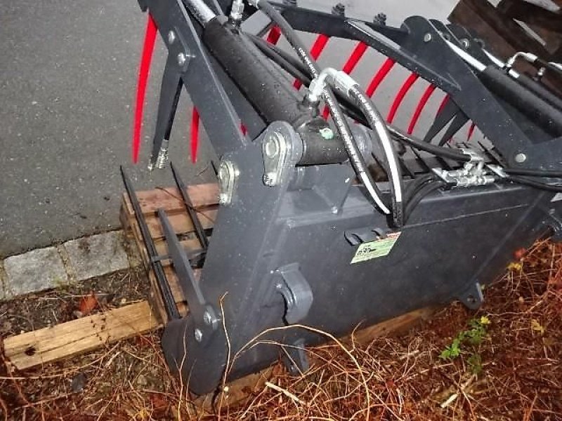 Frontladerzubehör of the type M&H 1,2  Hydraulisch- Silogreifgabel-  Euro SW Anbau - in verschiedenen Breiten 1,2 M- 1,4 M - 1,5 M - 1,8 M - 2 M - 2,2 M - 2,4 Meter, Neumaschine in Neureichenau (Picture 21)