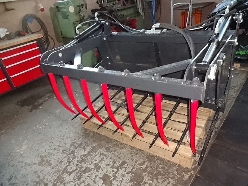 Frontladerzubehör of the type M&H 1,2  Hydraulisch- Silogreifgabel-  Euro SW Anbau - in verschiedenen Breiten 1,2 M- 1,4 M - 1,5 M - 1,8 M - 2 M - 2,2 M - 2,4 Meter, Neumaschine in Neureichenau (Picture 15)