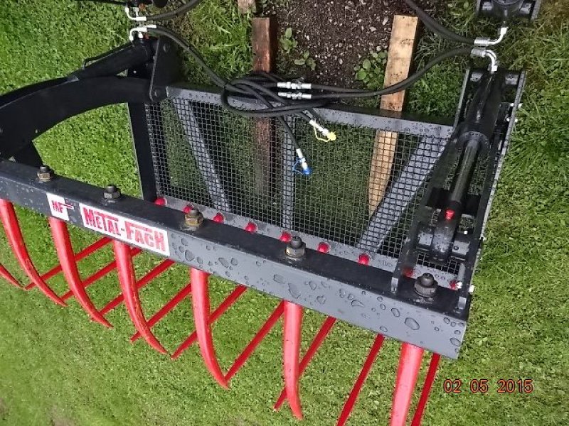 Frontladerzubehör of the type M&H 1,2  Hydraulisch- Silogreifgabel-  Euro SW Anbau - in verschiedenen Breiten 1,2 M- 1,4 M - 1,5 M - 1,8 M - 2 M - 2,2 M - 2,4 Meter, Neumaschine in Neureichenau (Picture 5)