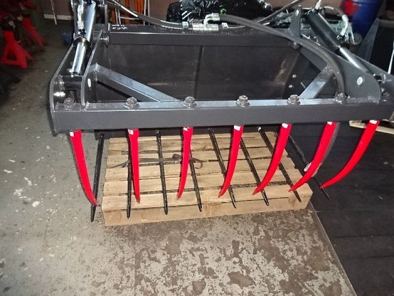 Frontladerzubehör of the type M&H 1,2  Hydraulisch- Silogreifgabel-  Euro SW Anbau - in verschiedenen Breiten 1,2 M- 1,4 M - 1,5 M - 1,8 M - 2 M - 2,2 M - 2,4 Meter, Neumaschine in Neureichenau (Picture 17)
