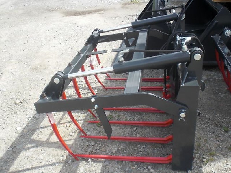 Frontladerzubehör of the type M&H 1,2  Hydraulisch- Silogreifgabel-  Euro SW Anbau - in verschiedenen Breiten 1,2 M- 1,4 M - 1,5 M - 1,8 M - 2 M - 2,2 M - 2,4 Meter, Neumaschine in Neureichenau (Picture 1)