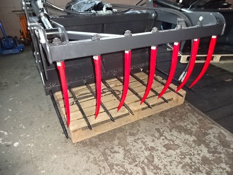 Frontladerzubehör of the type M&H 1,2  Hydraulisch- Silogreifgabel-  Euro SW Anbau - in verschiedenen Breiten 1,2 M- 1,4 M - 1,5 M - 1,8 M - 2 M - 2,2 M - 2,4 Meter, Neumaschine in Neureichenau (Picture 16)