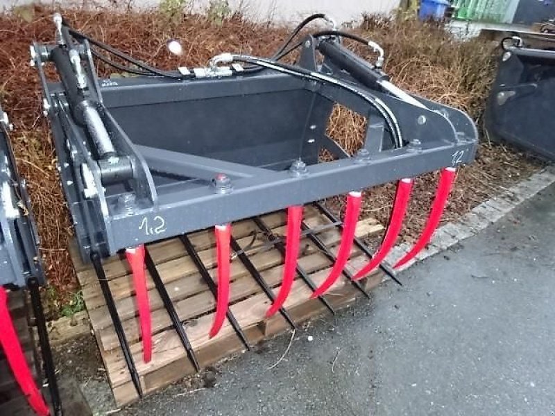 Frontladerzubehör of the type M&H 1,2  Hydraulisch- Silogreifgabel-  Euro SW Anbau - in verschiedenen Breiten 1,2 M- 1,4 M - 1,5 M - 1,8 M - 2 M - 2,2 M - 2,4 Meter, Neumaschine in Neureichenau (Picture 23)