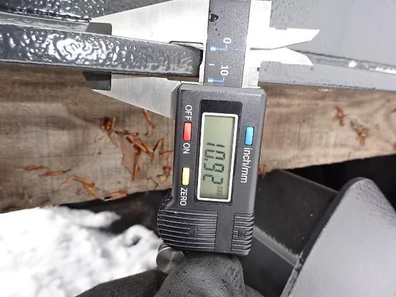 Ladeschaufel a típus Euro Universalschaufel 1,2 Meter m Hardoxschürfleiste- Größe S, Neumaschine ekkor: Neureichenau (Kép 19)
