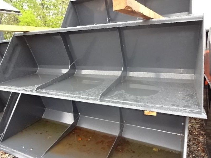 Ladeschaufel a típus Euro H LM- 2,2 M- Neu- Universalschaufel m.  Hardoxschürfleiste Größe S, Neumaschine ekkor: Neureichenau (Kép 4)