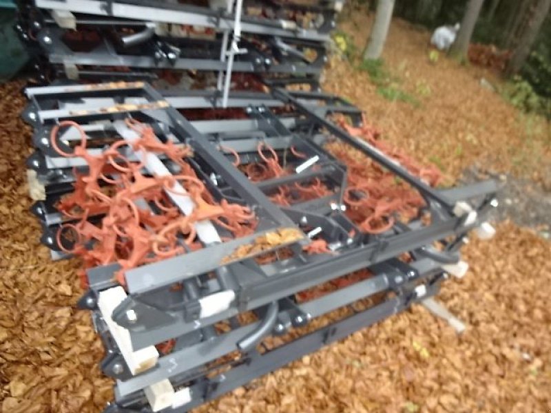 Wiesenegge a típus M&H 3/R/B NEUE Wiesenegge 3 Meter- 3 Teilig- klappbar, Neumaschine ekkor: Neureichenau (Kép 17)