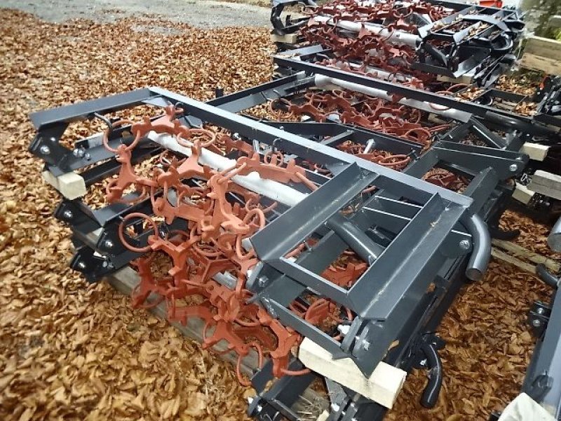 Wiesenegge a típus M&H 3/R/B NEUE Wiesenegge 3 Meter- 3 Teilig- klappbar, Neumaschine ekkor: Neureichenau (Kép 1)