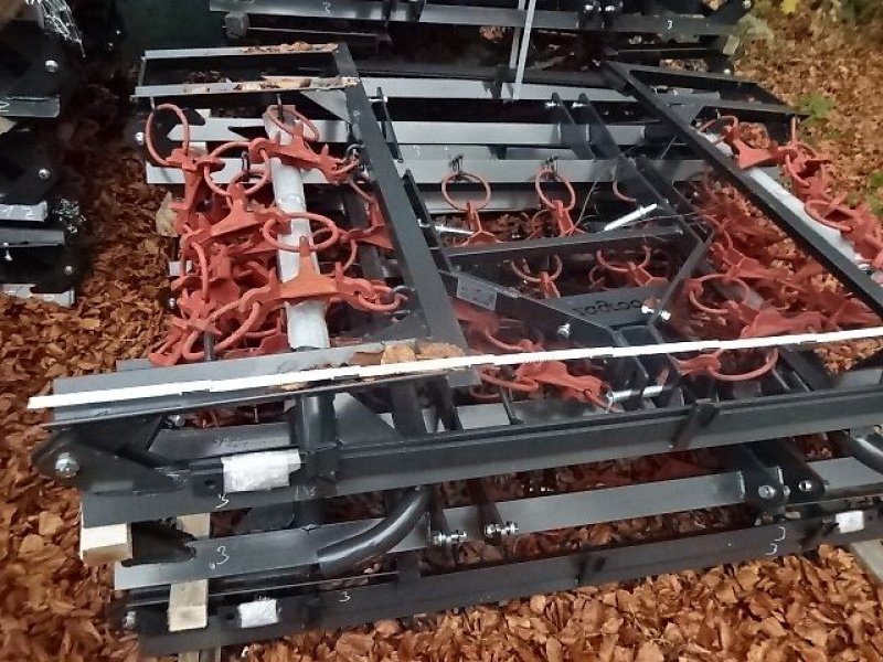 Wiesenegge a típus M&H 3/R/B NEUE Wiesenegge 3 Meter- 3 Teilig- klappbar, Neumaschine ekkor: Neureichenau (Kép 18)