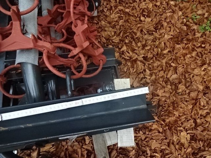 Wiesenegge a típus M&H 3/R/B NEUE Wiesenegge 3 Meter- 3 Teilig- klappbar, Neumaschine ekkor: Neureichenau (Kép 19)