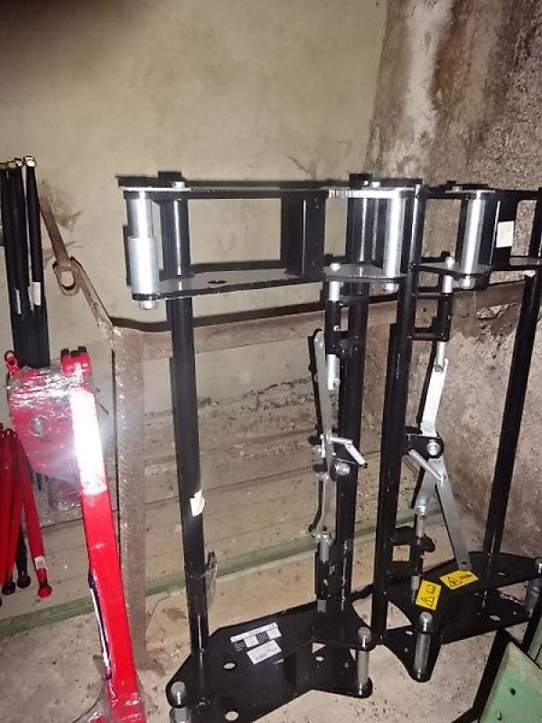 Frontlader of the type Euro NEUER Frontlader Euro SW- Rahmen, Neumaschine in Neureichenau (Picture 7)