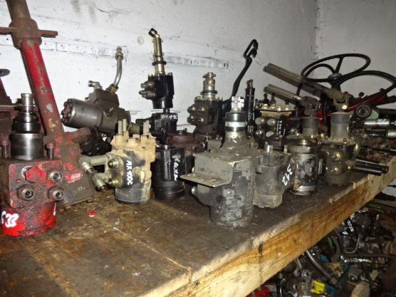 Sonstige Ersatzteile des Typs Fendt Fendt Getriebe/ Motor/Achsen/und andere Teile....., gebraucht in Neureichenau (Bild 19)