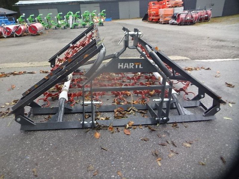 Wiesenegge of the type H & B H LM 4 M- 4 Reihig- schwere Ausführung -, Neumaschine in Neureichenau (Picture 17)