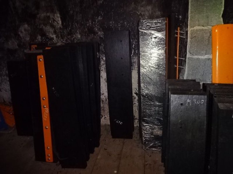 Schneepflug typu SaMASZ Samasz Gummischürfleisten- Metallschürfleisten für verschiedene Modelle, Neumaschine v Neureichenau (Obrázek 19)