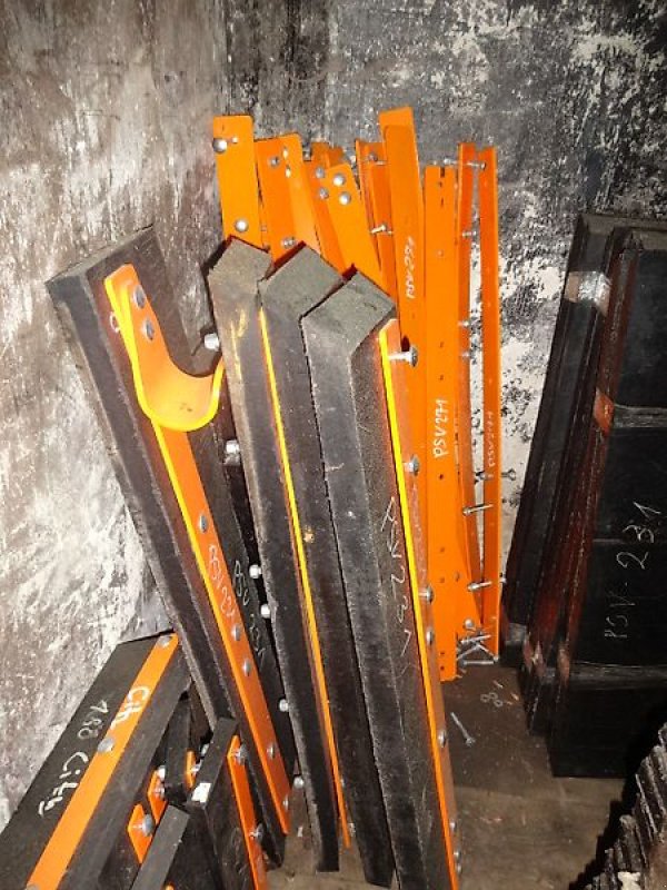 Schneepflug typu SaMASZ Samasz Gummischürfleisten- Metallschürfleisten für verschiedene Modelle, Neumaschine v Neureichenau (Obrázek 7)