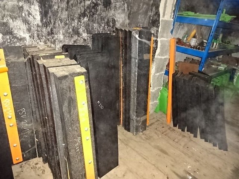 Schneepflug typu SaMASZ Samasz Gummischürfleisten- Metallschürfleisten für verschiedene Modelle, Neumaschine v Neureichenau (Obrázek 4)