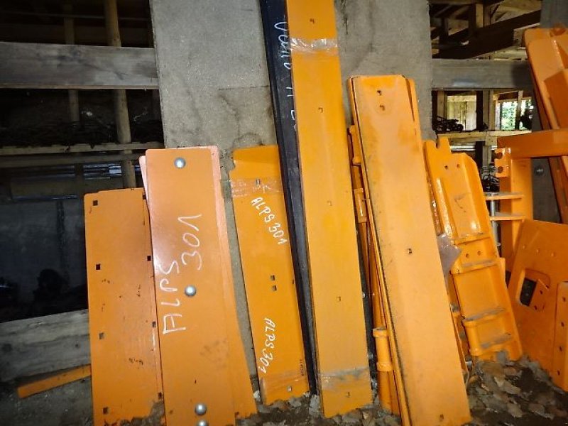 Schneepflug typu SaMASZ Samasz Gummischürfleisten- Metallschürfleisten für verschiedene Modelle, Neumaschine v Neureichenau (Obrázek 3)