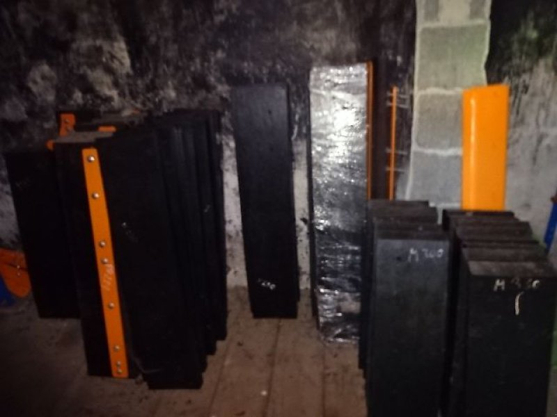 Schneepflug typu SaMASZ Samasz Gummischürfleisten- Metallschürfleisten für verschiedene Modelle, Neumaschine v Neureichenau (Obrázek 16)