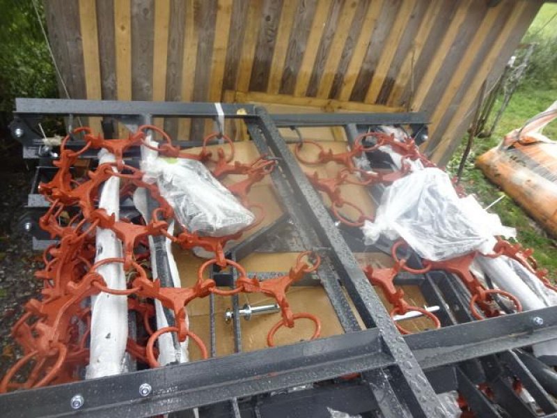 Wiesenegge del tipo H & B H - LM 4 M - Hydraulisch - Schwer- 4 Reihiges Netz, Neumaschine In Neureichenau (Immagine 9)