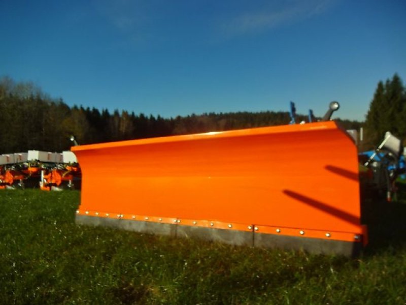 Schneepflug of the type M&H Schneeschild 3 Meter SP -  Hydraulisch schwenkbar- mit Anfahrsicherung, Neumaschine in Neureichenau (Picture 3)