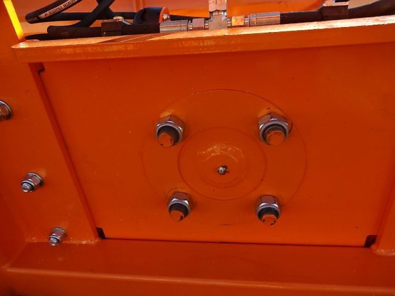 Schneepflug of the type M&H Schneeschild 3 Meter SP -  Hydraulisch schwenkbar- mit Anfahrsicherung, Neumaschine in Neureichenau (Picture 18)