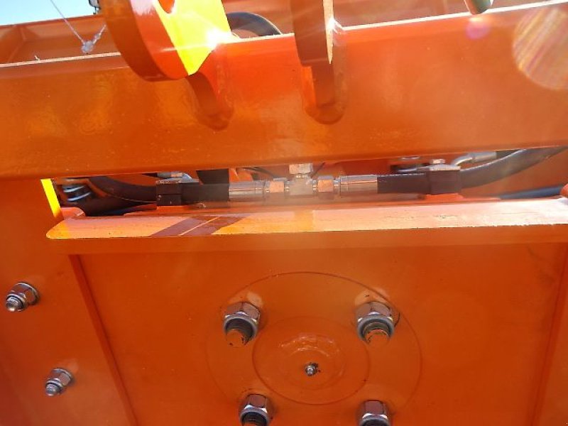 Schneepflug of the type M&H Schneeschild 3 Meter SP -  Hydraulisch schwenkbar- mit Anfahrsicherung, Neumaschine in Neureichenau (Picture 19)