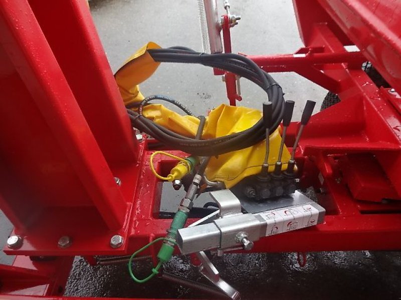 Ballenwickler типа Metal-Fach NEU - Z 237 -  -Ballenwickelgerät-  Selbstlader, Neumaschine в Neureichenau (Фотография 27)