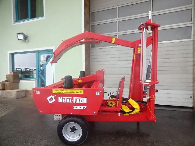 Ballenwickler типа Metal-Fach NEU - Z 237 -  -Ballenwickelgerät-  Selbstlader, Neumaschine в Neureichenau (Фотография 21)