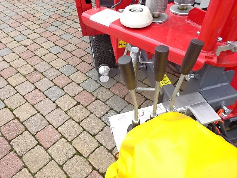 Ballenwickler of the type Metal-Fach NEU - Z 237 -  -Ballenwickelgerät-  Selbstlader, Neumaschine in Neureichenau (Picture 9)