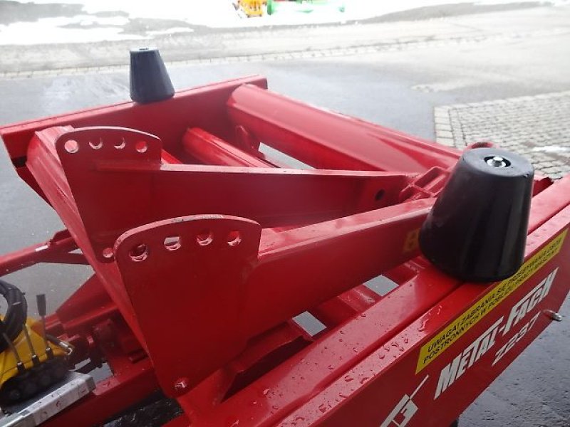 Ballenwickler типа Metal-Fach NEU - Z 237 -  -Ballenwickelgerät-  Selbstlader, Neumaschine в Neureichenau (Фотография 8)