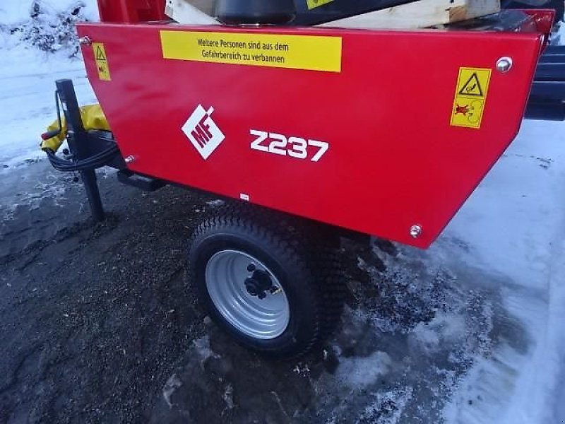 Ballenwickler типа Metal-Fach NEU - Z 237 -  -Ballenwickelgerät-  Selbstlader, Neumaschine в Neureichenau (Фотография 30)