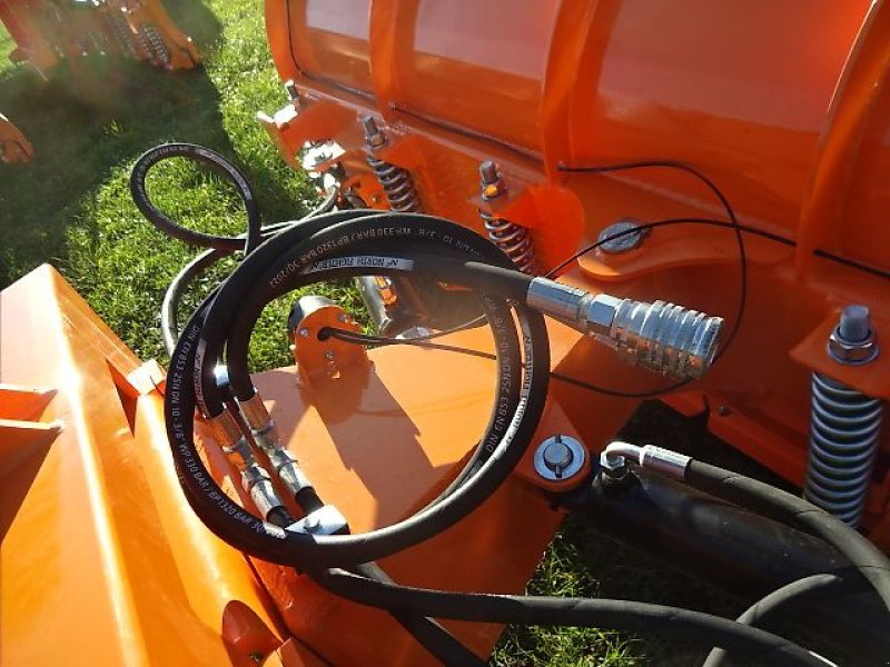 Schneepflug des Typs H-L-M SP-H 270 -H- hydraulisch schwenkkbar- auch in Größen 2,2 Meter - 2,5- Meter - 2,7 Meter- 3- Meter- 3,3, Meter, Neumaschine in Neureichenau (Bild 16)