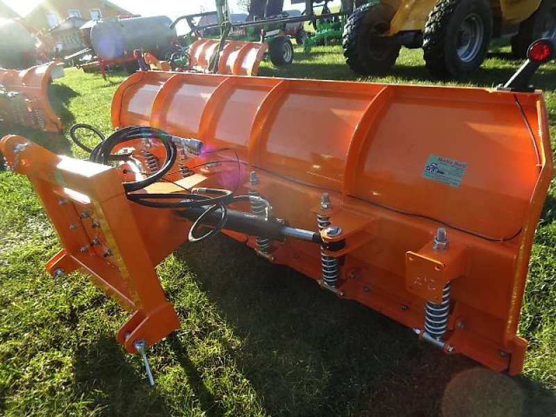 Schneepflug des Typs H-L-M SP-H 270 -H- hydraulisch schwenkkbar- auch in Größen 2,2 Meter - 2,5- Meter - 2,7 Meter- 3- Meter- 3,3, Meter, Neumaschine in Neureichenau (Bild 17)