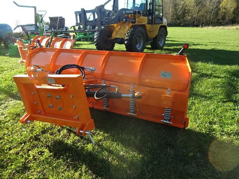 Schneepflug des Typs H-L-M SP-H 270 -H- hydraulisch schwenkkbar- auch in Größen 2,2 Meter - 2,5- Meter - 2,7 Meter- 3- Meter- 3,3, Meter, Neumaschine in Neureichenau (Bild 4)